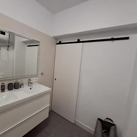 Con Bano Privado En Un Piso Con Familia * Santa Cruz de la Palma (Isla de la Palma)